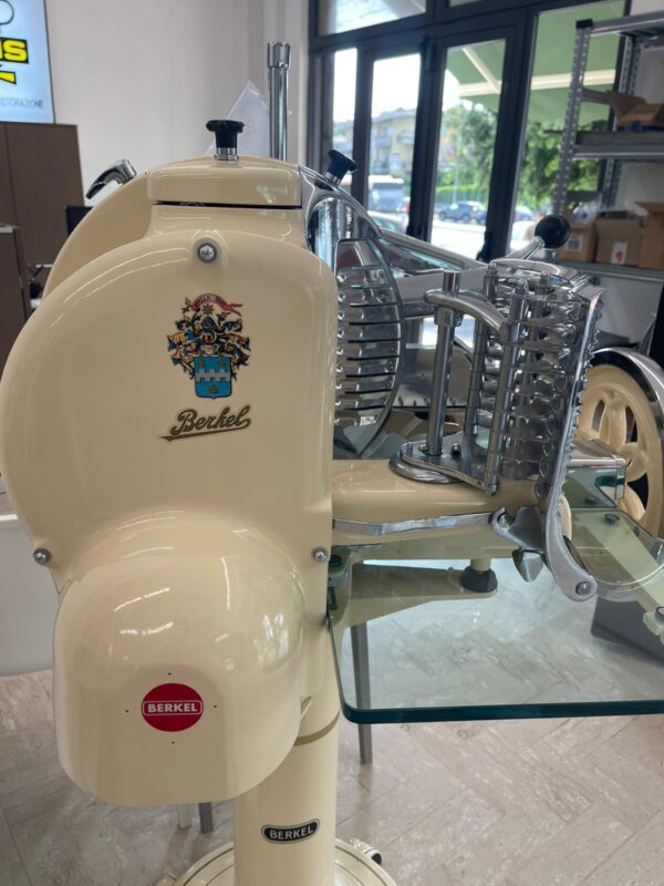 Affettatrice Restaurata Berkel - immagine 2